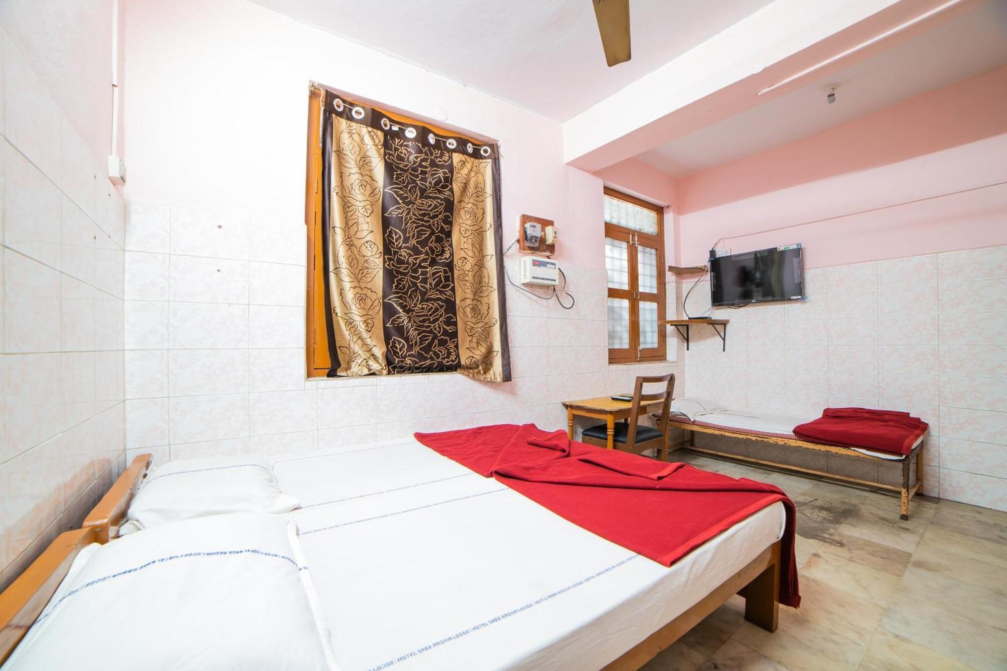 Hotel O Sree Radha Lodge Near Snow World Secundurabad Екстериор снимка