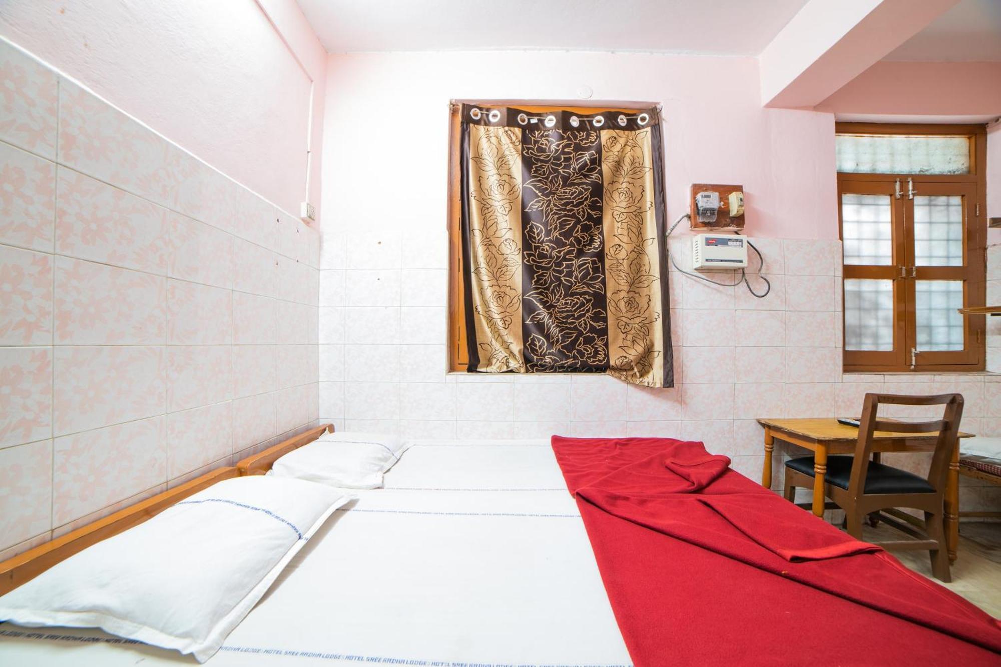 Hotel O Sree Radha Lodge Near Snow World Secundurabad Екстериор снимка